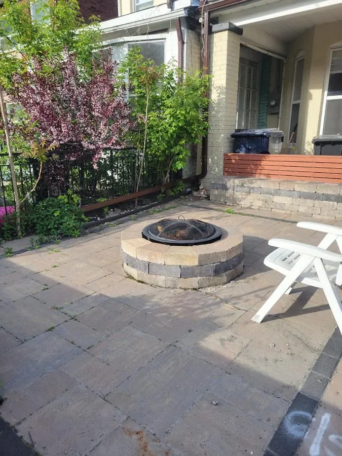 Spacious Gatherings: 4BR Home with Backyard Toronto